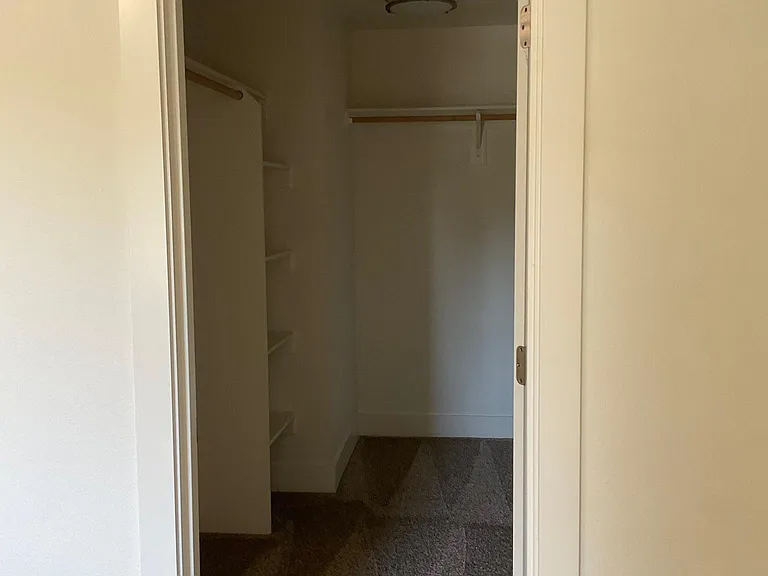 210 Lexington Ave #A — Photo 30