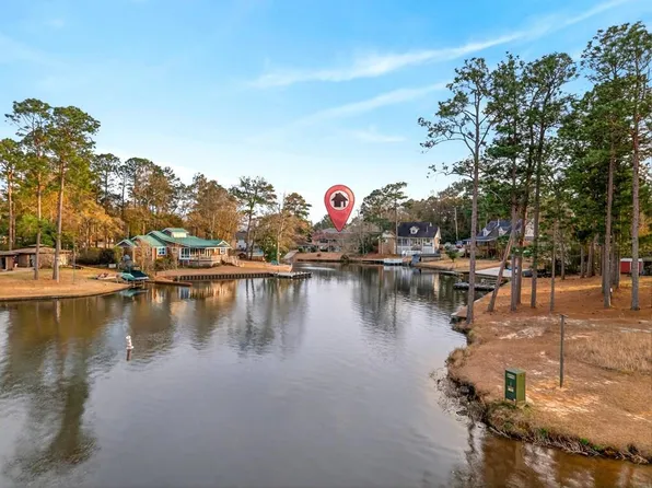 308 E Lakeshore Dr, Carriere, MS 39426