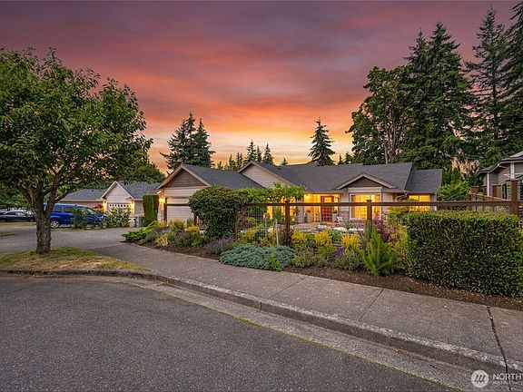 2nd image of 3845 Woodside Way