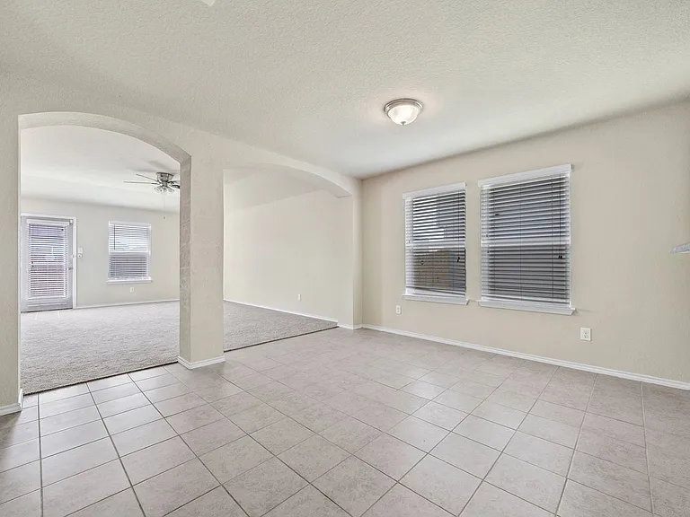 1533 Redbridge Dr — Photo 9
