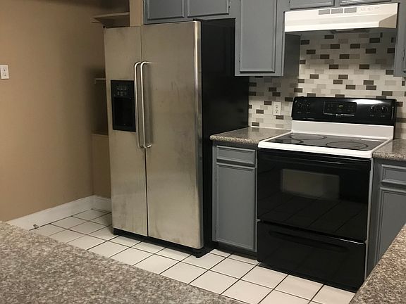 3rd image of 15 Blue Bird Ct