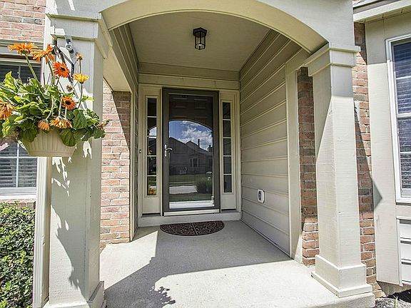 2nd image of 6068 Commonwealth Dr