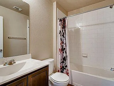415 Camellia Dr — Photo 15