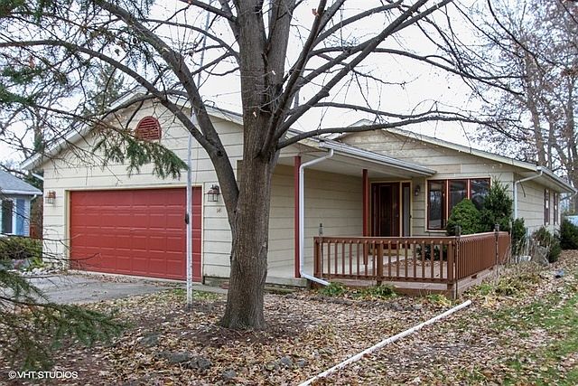 1st image of 141 Oak Lane Dr