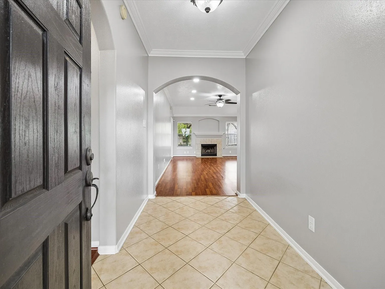 3 bed, 2.0 bath, 1456 sqft, $1,900 — Photo 3