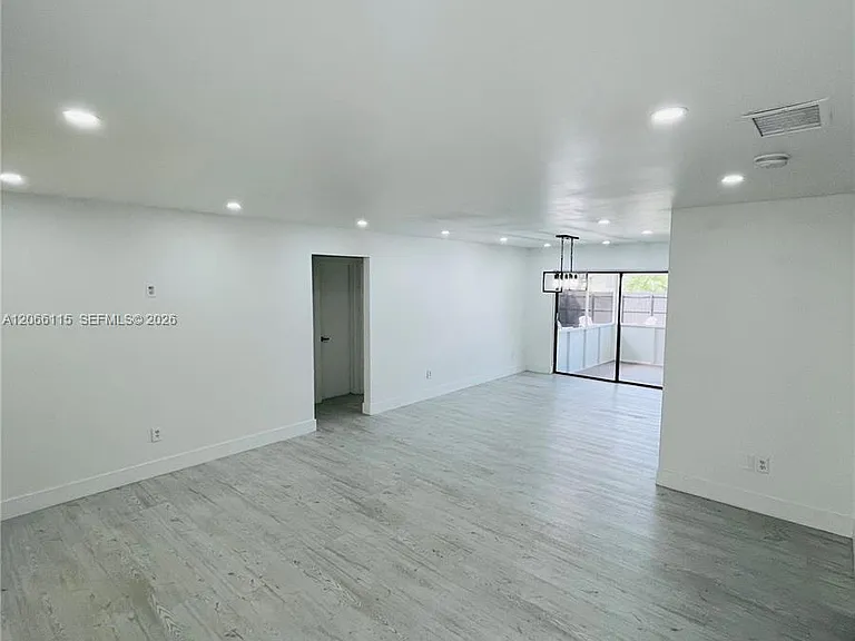 1707 S Curlew Ln — Photo 4