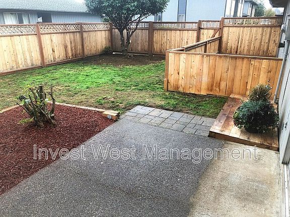 2nd image of 401 SE 104th Ave