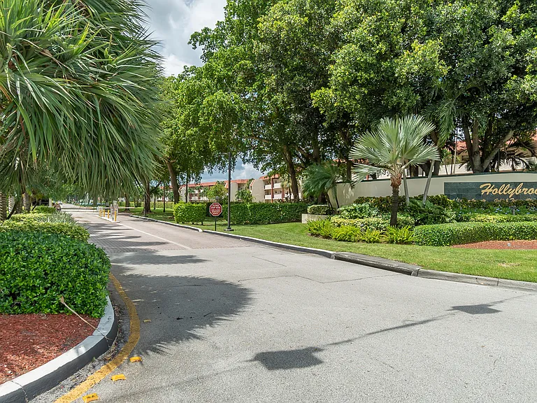 8940 S Hollybrook Blvd #208 — Photo 49