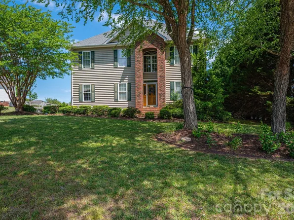 962 Huntington Hills Dr, Lincolnton, NC 28092