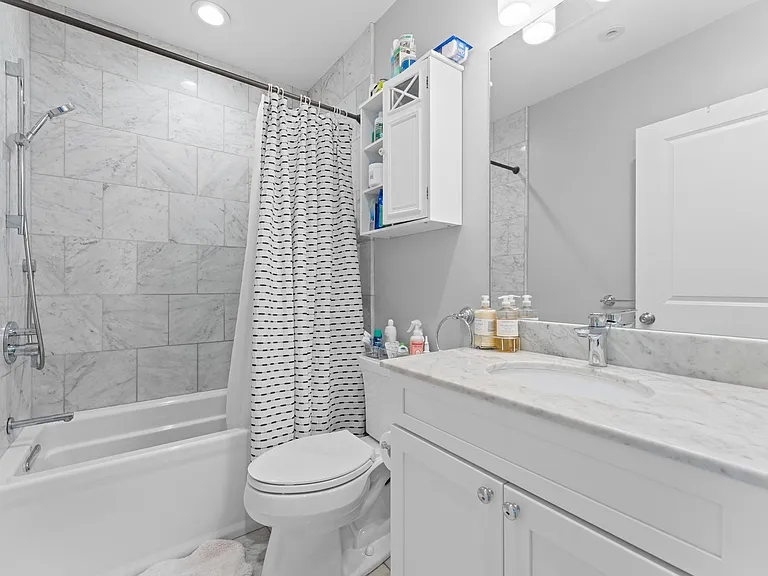 199 W 8th St #5 — Photo 9