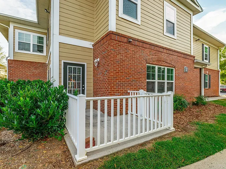 4102 Regency Ct — Photo 28