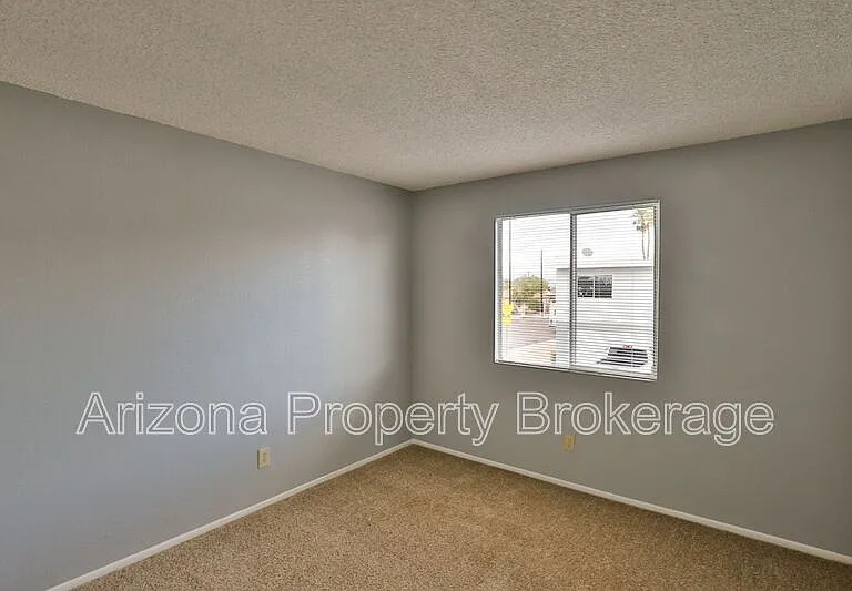 6653 N 27th Ave — Photo 10