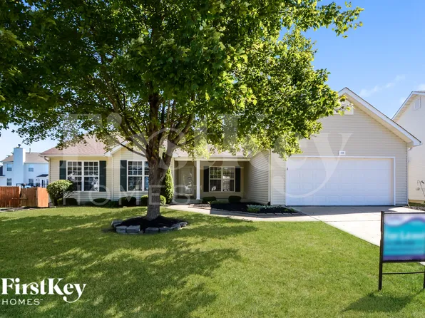 310 Rustic Oaks Dr, Wentzville, MO 63385