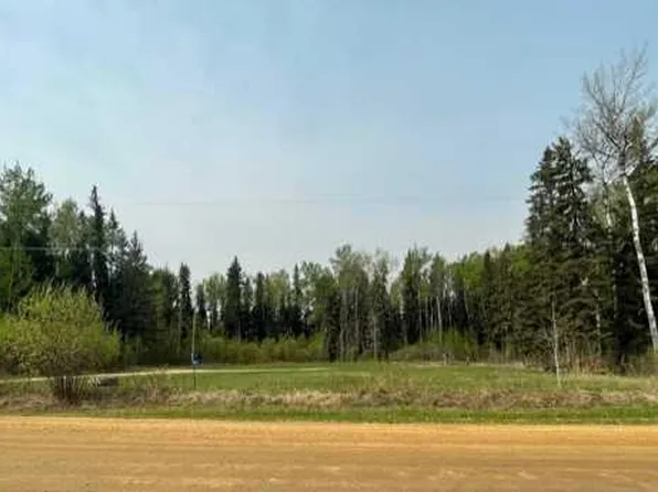 851 Wolf Trl, Opportunity No. 17, AB T0G 2K0