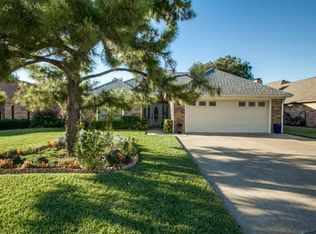 2721 Country Pl, Carrollton, TX 75006