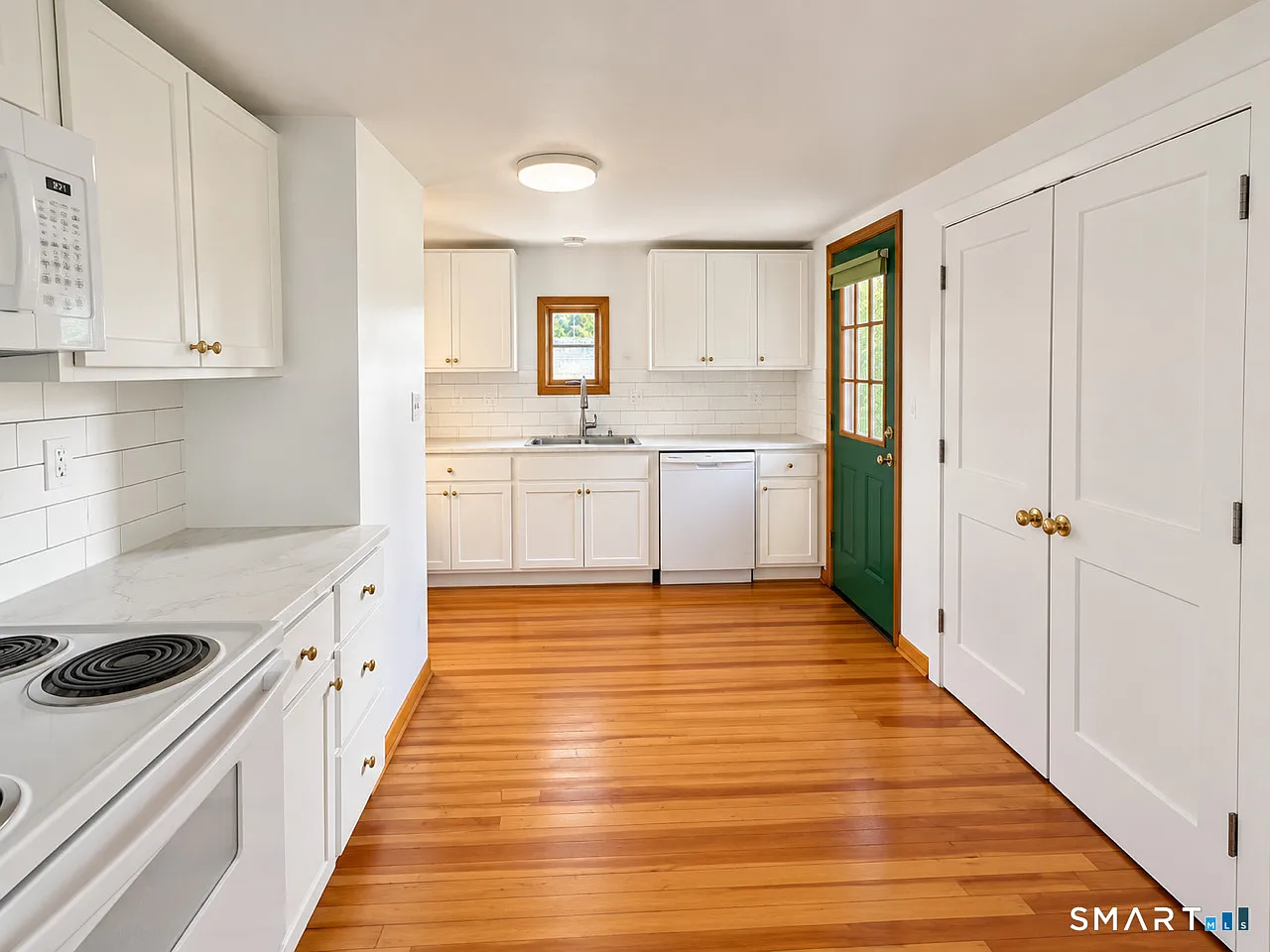 2 bed, 1.0 bath, 1040 sqft, $2,750 — Photo 3