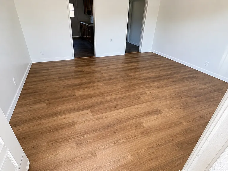 9605 Elizabeth Ave — Photo 2
