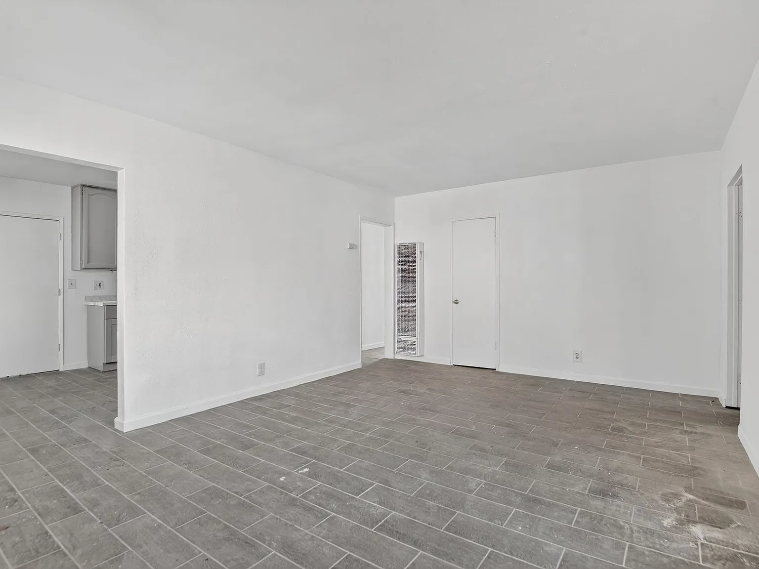 3 bed, 1200 sqft, $3,400 — Photo 1