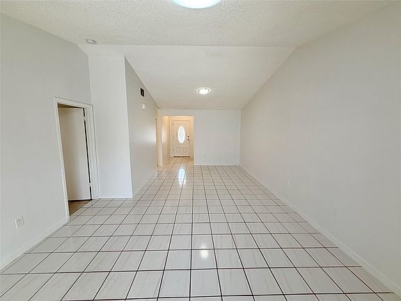 3rd image of 4804 SW 145th Avenue