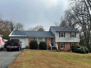 221 Betty Lewis Dr, Fredericksburg, VA 22405