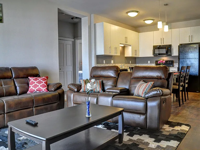 Emerald Ridge Apartments & Townhomes — Photo 27