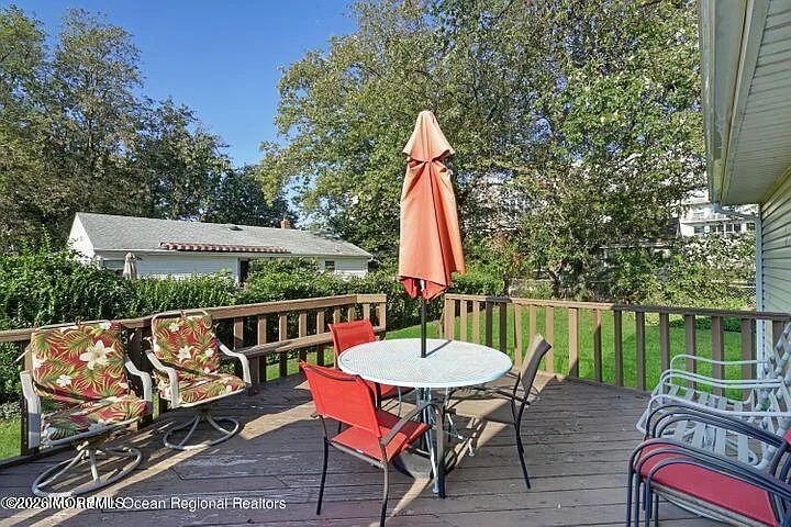 81 Berry Pl — Photo 9