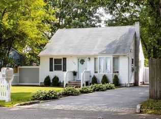 183 Lexington Rd, Shirley, NY 11967