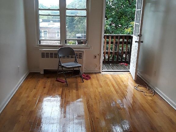 4th image of 4117 Hill Ave