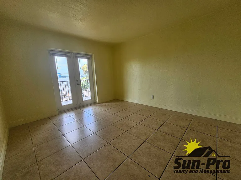 900 S Peninsula Dr — Photo 16
