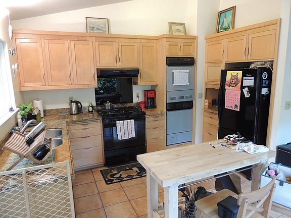 4th image of 2265 Chanticleer Ave
