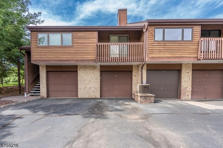 1st image of 49 Meadowview Dr