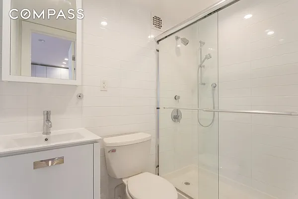 Rented by Compass | media 27