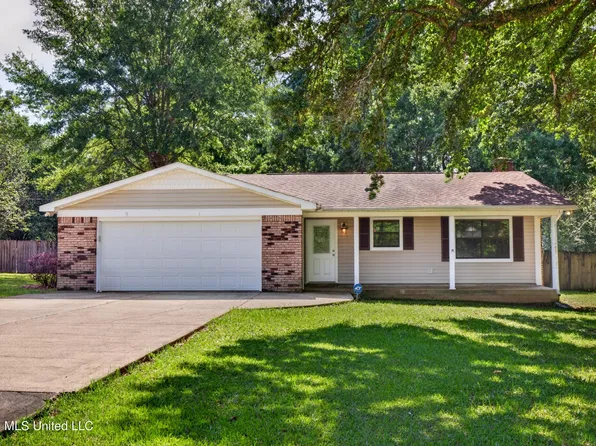 24404 Superior Dr, Lucedale, MS 39452