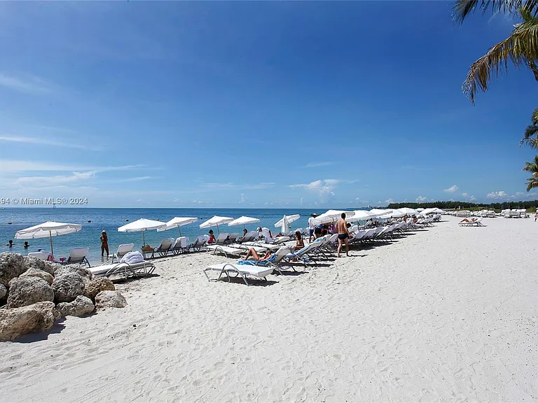 19117 Fisher Island Dr #19117 — Photo 47