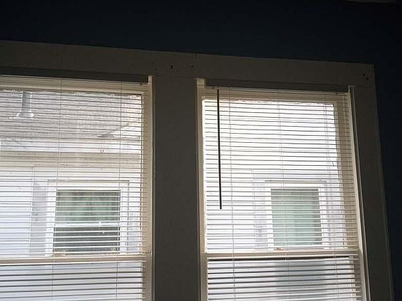 5th image of 265 Robinson Pl #A