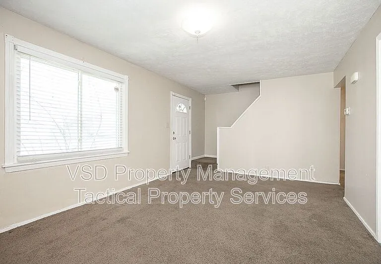 374 E 232nd St — Photo 23