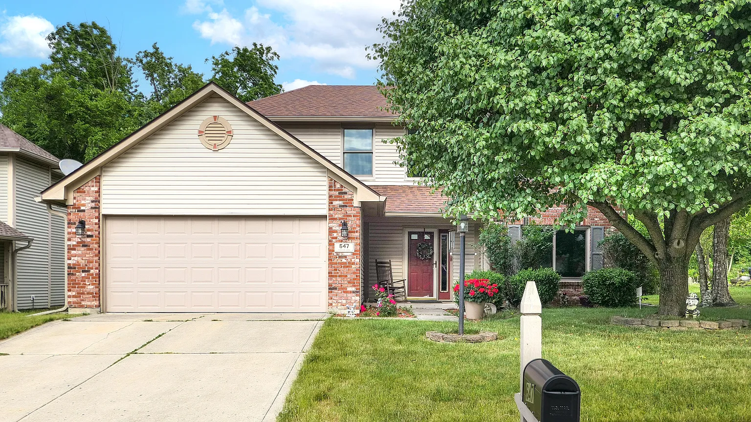 647 Danver Ln photo 1