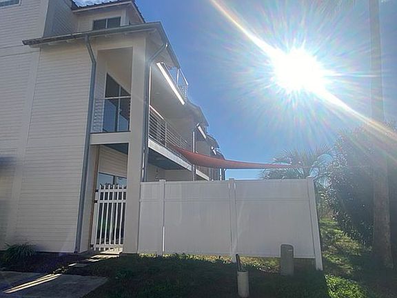 3rd image of 3031 Barrow St #41