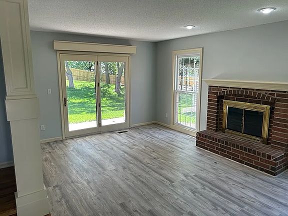 3rd image of 8423 N Winter Ave