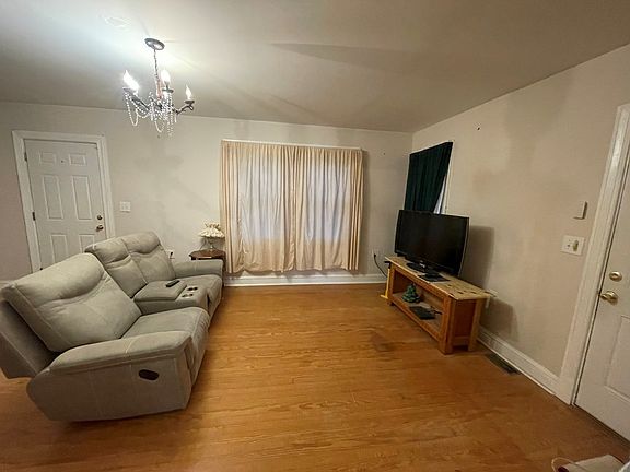 5th image of 501 Church St