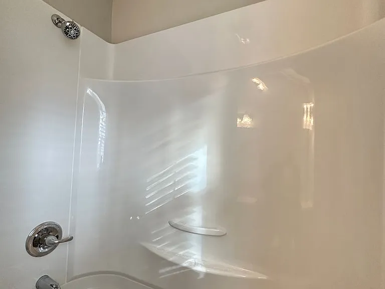 512 Pleasant St — Photo 10