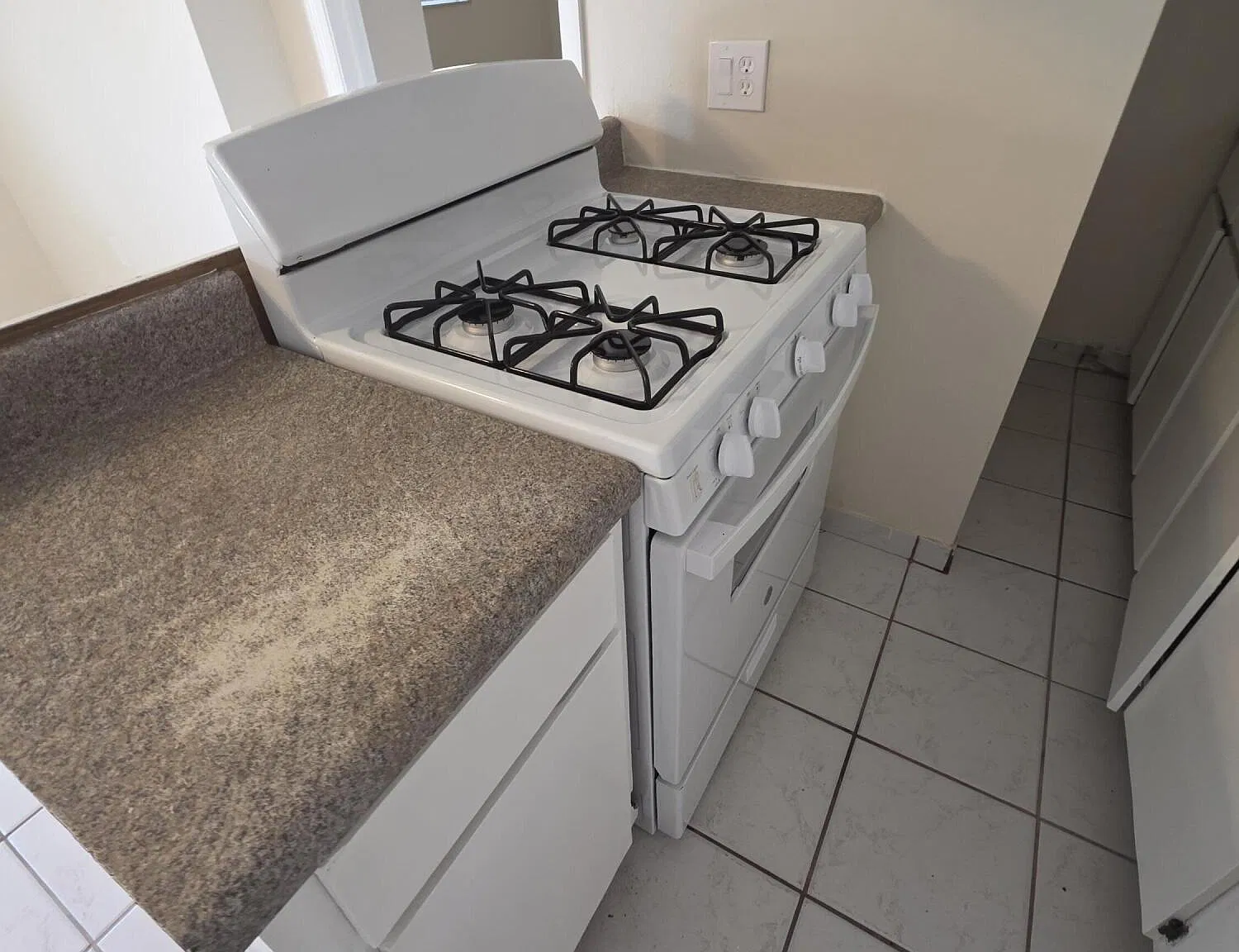 2 bed, 2.0 bath, 800 sqft, $1,300 — Photo 4