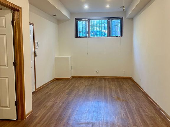 2nd image of 1450 W Cortez St #Garden