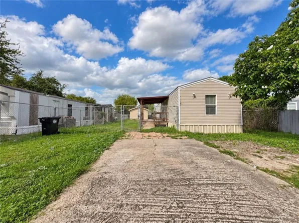 1525 Meadow Dr, Weslaco, TX 78599