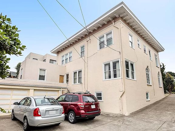3rd image of 1550 Portola Dr