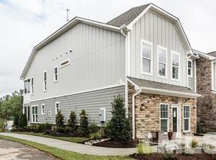 111 Secret Grove Ln, Holly Springs, NC 27540