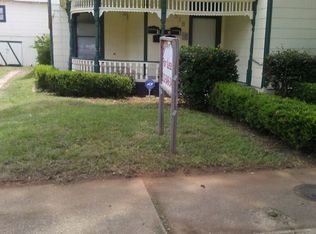 518 N Sycamore St APT 1, Palestine, TX