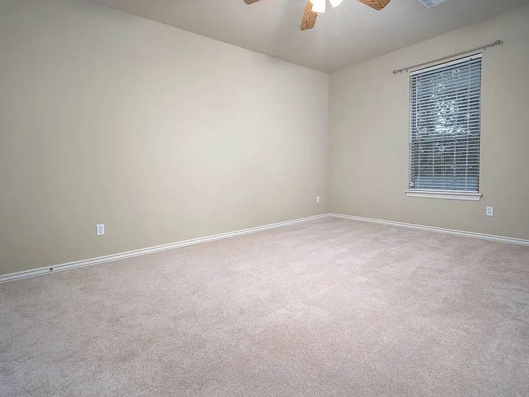 1032 W Lindsey St #A — Photo 29