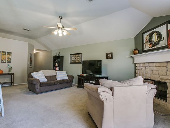 4th image of 1577 Sandhurst Dr