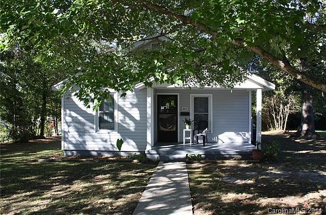 1st image of 403 N Buckoak St